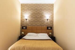 Отель Belle Royalle Лисарня Улучшенный двухместный номер с 2 отдельными кроватями и видом на сад-1